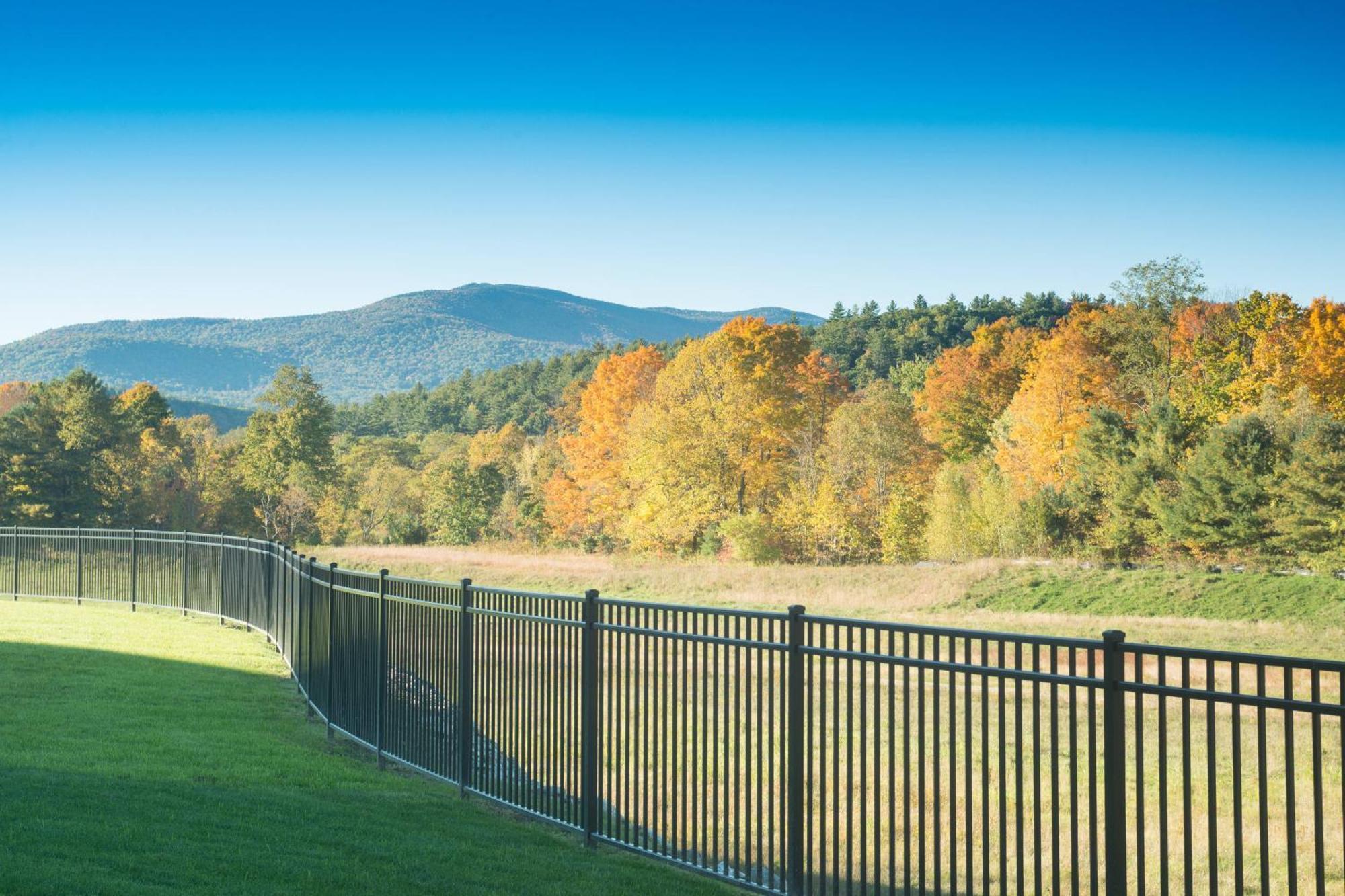 Fairfield Inn & Suites By Marriott Plymouth White Mountains Exterior photo