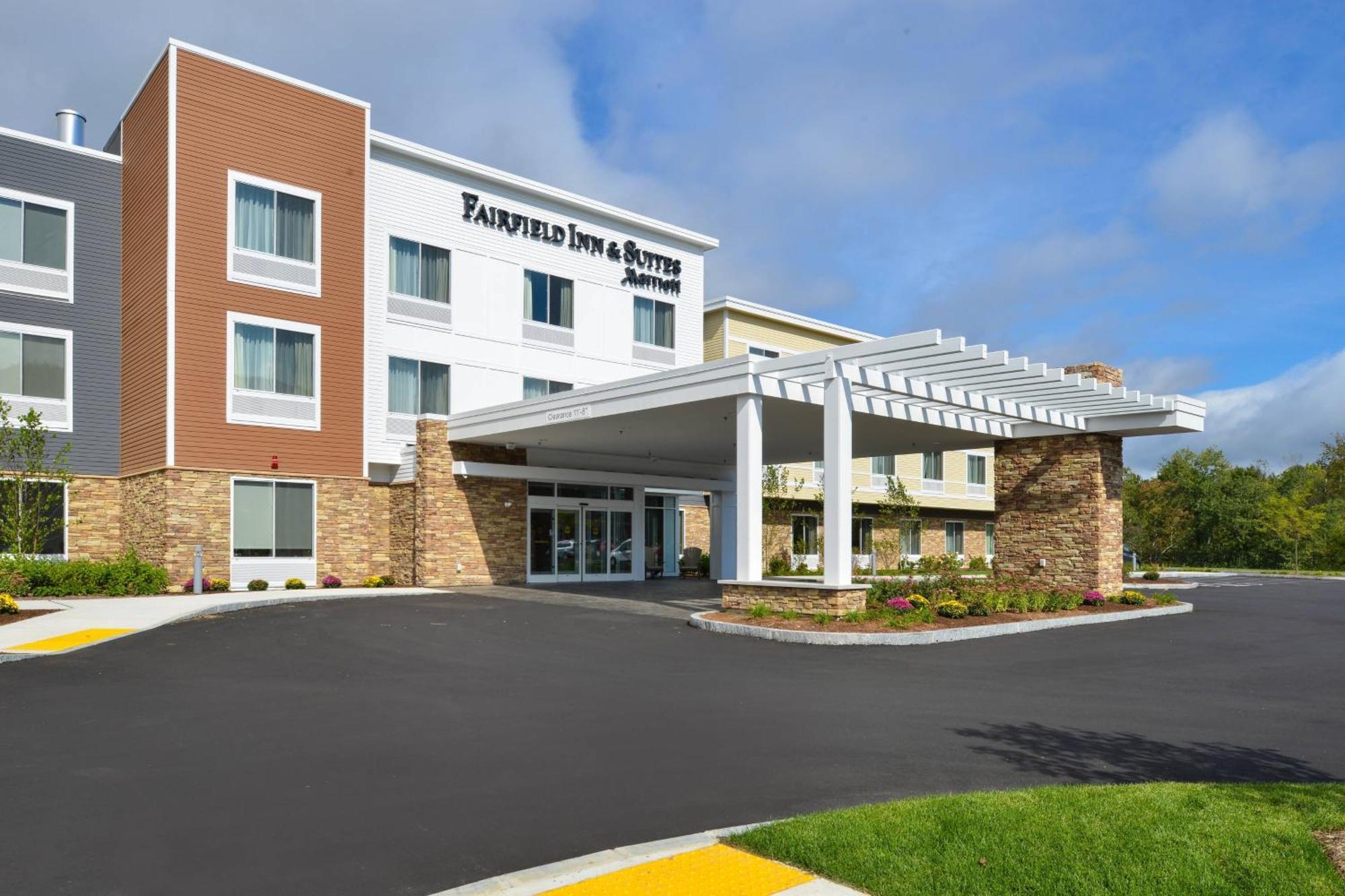 Fairfield Inn & Suites By Marriott Plymouth White Mountains Exterior photo