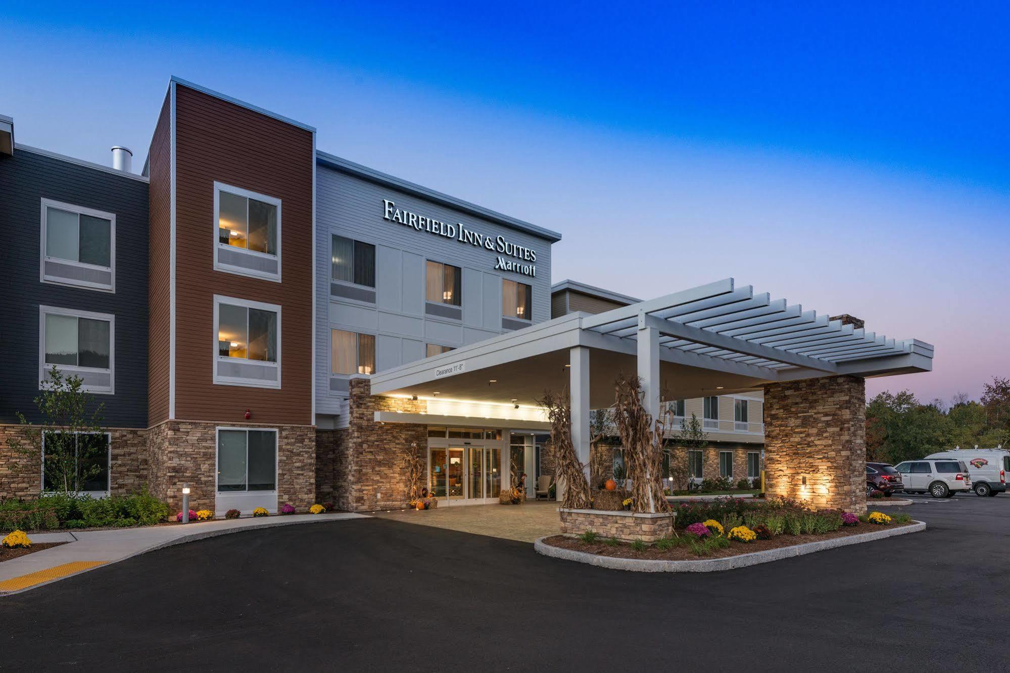 Fairfield Inn & Suites By Marriott Plymouth White Mountains Exterior photo